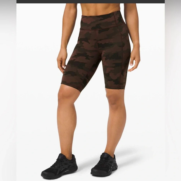 Lululemon Invigorate High-Rise Short 10"
Heritage 365 Camo Brown Earth Multi - Picture 2 of 7
